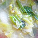 白菜とツルムラサキのお味噌汁
